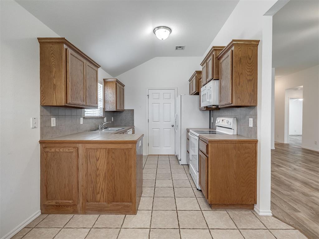 521 Apache Gate Drive Property Photo 14