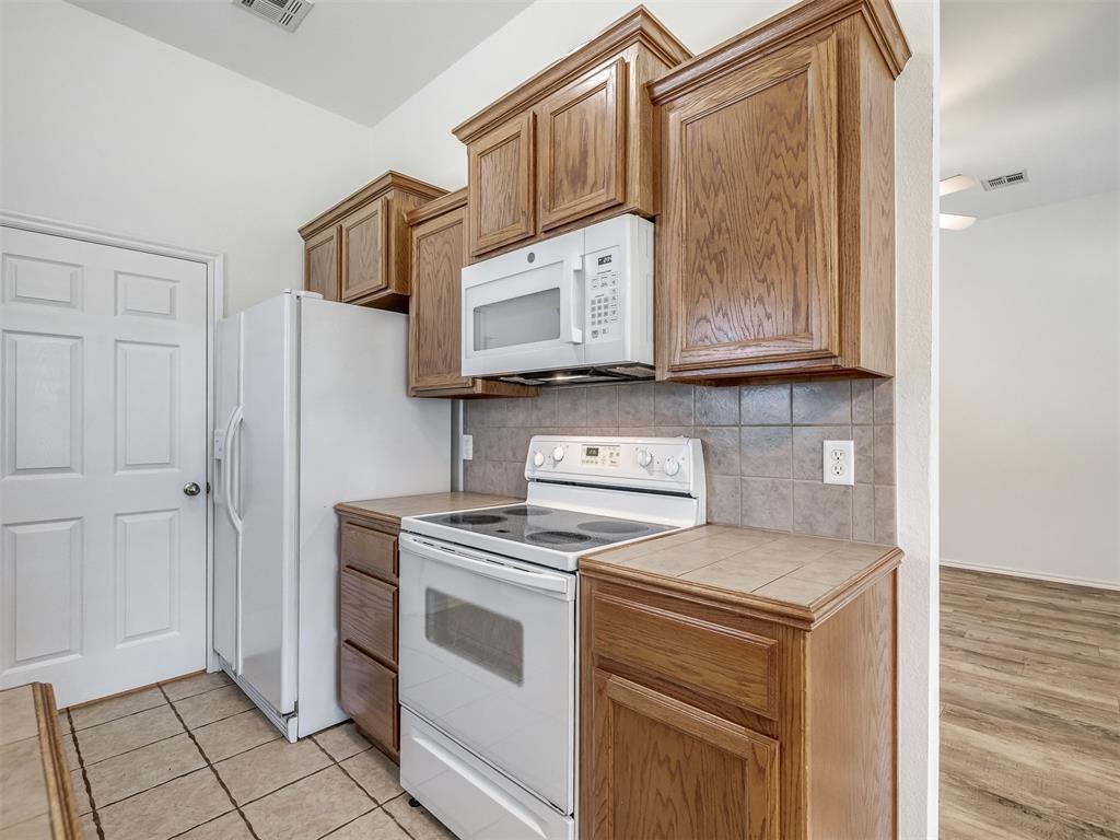 521 Apache Gate Drive Property Photo 15