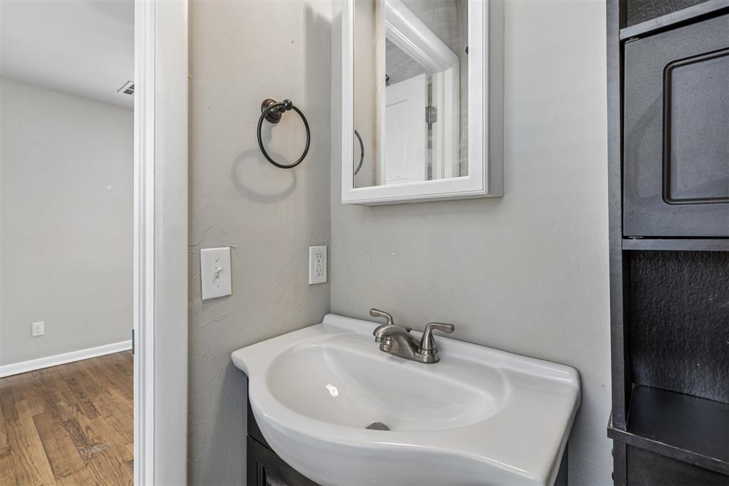 409 W Douglas Drive Property Photo 32