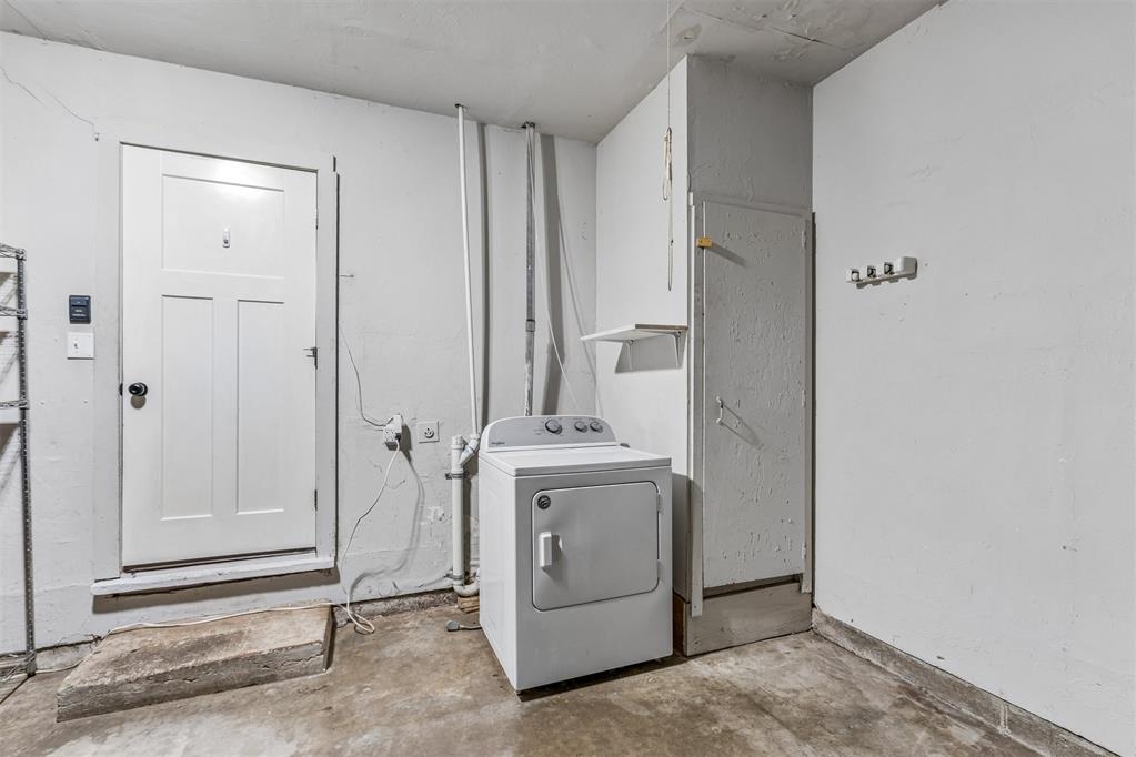 409 W Douglas Drive Property Photo 38