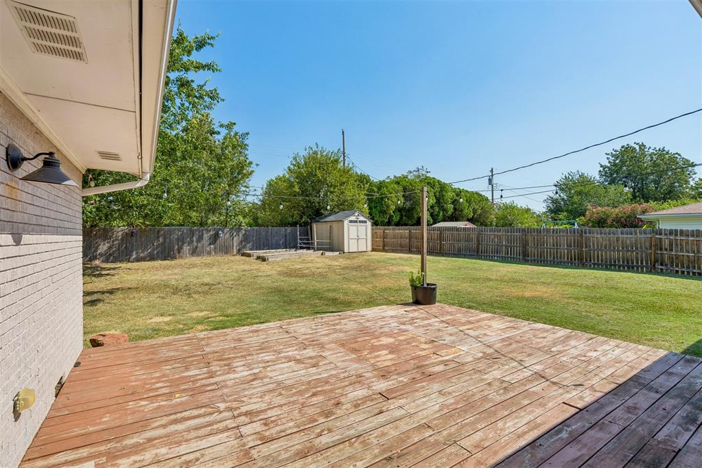 409 W Douglas Drive Property Photo 40