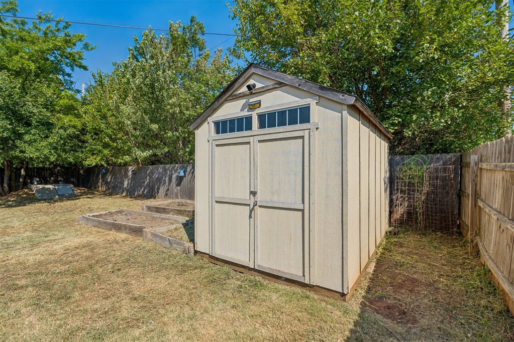 409 W Douglas Drive Property Photo 47