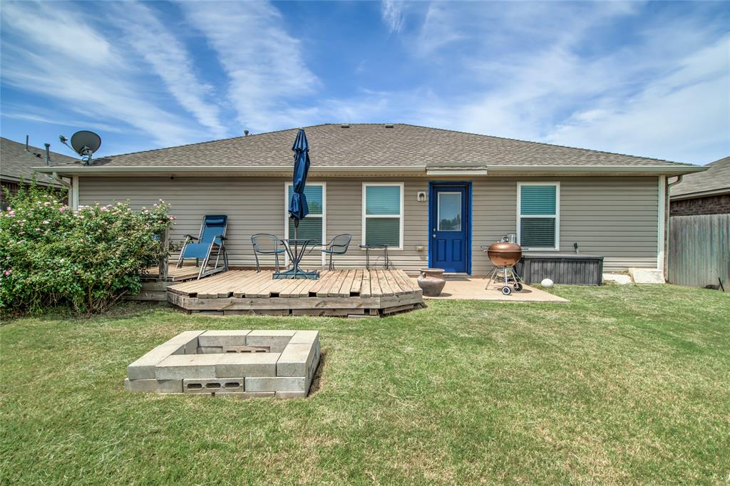 2900 Sunberry Way Property Photo 8