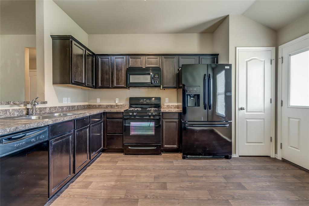 2900 Sunberry Way Property Photo 15