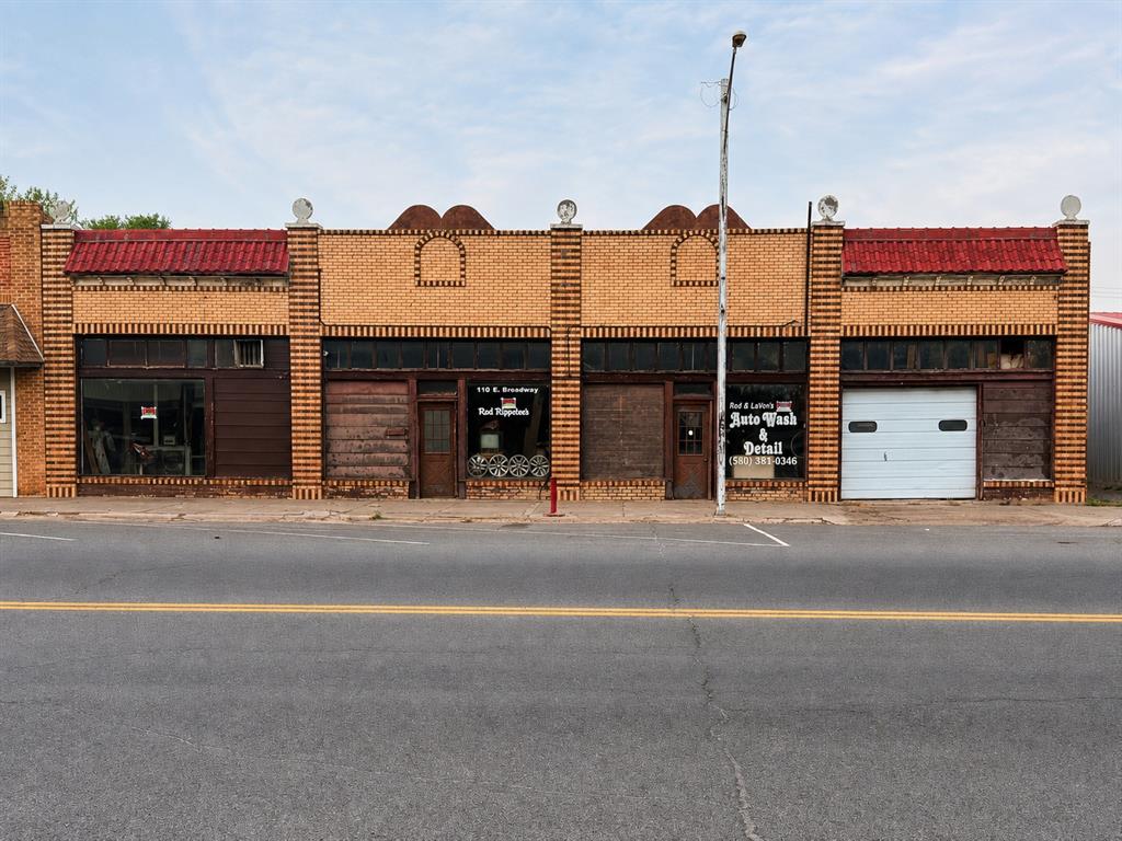 110 E Broadway Street Property Photo 2