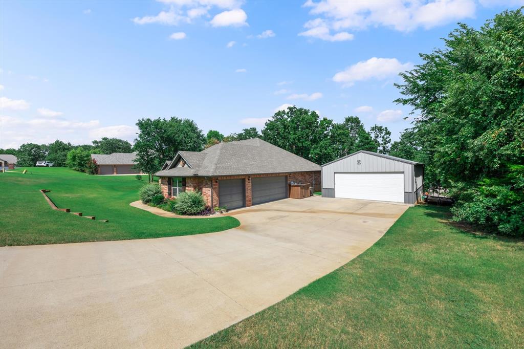 14220 Red Oak Drive Property Photo 3