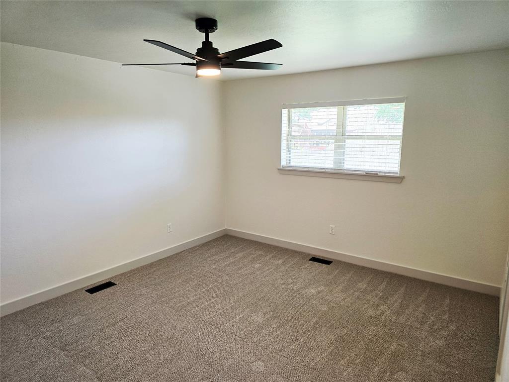 11905 Camelot Place Property Photo 12