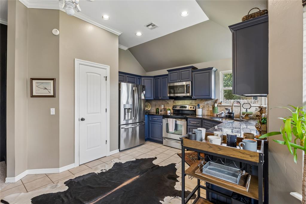 12204 Heathfield Lane Property Photo 8