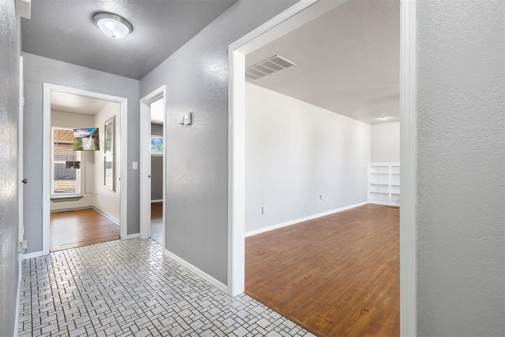 6317 N College Street Property Photo 4
