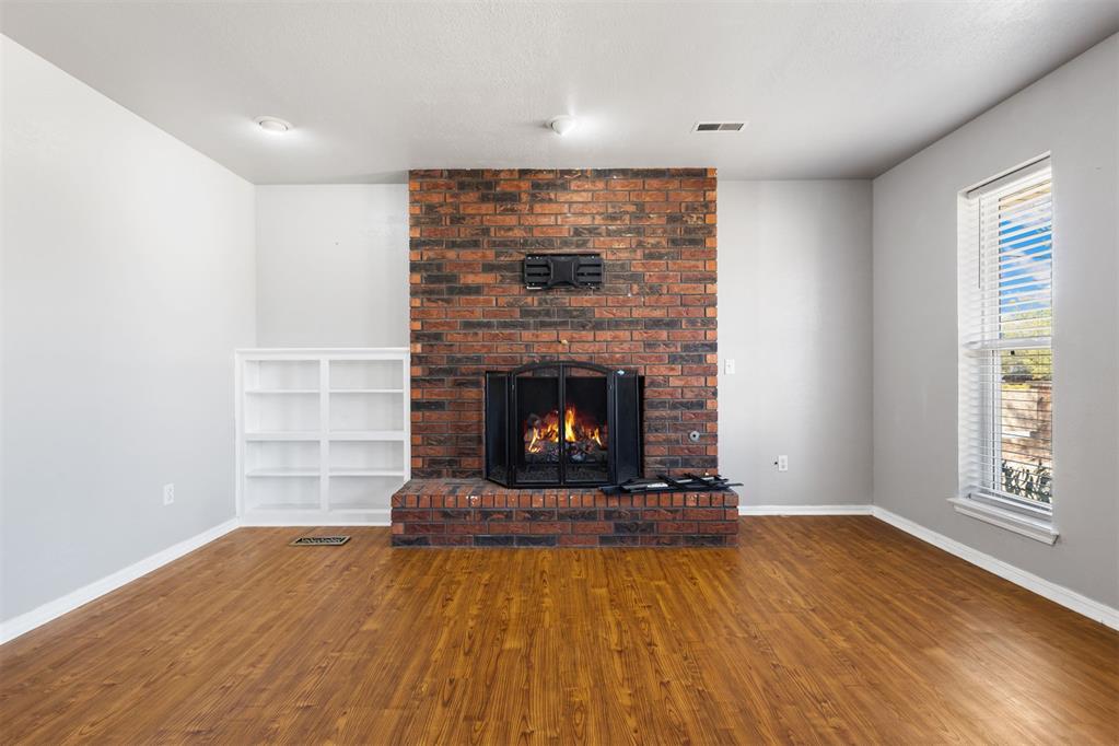 6317 N College Street Property Photo 5
