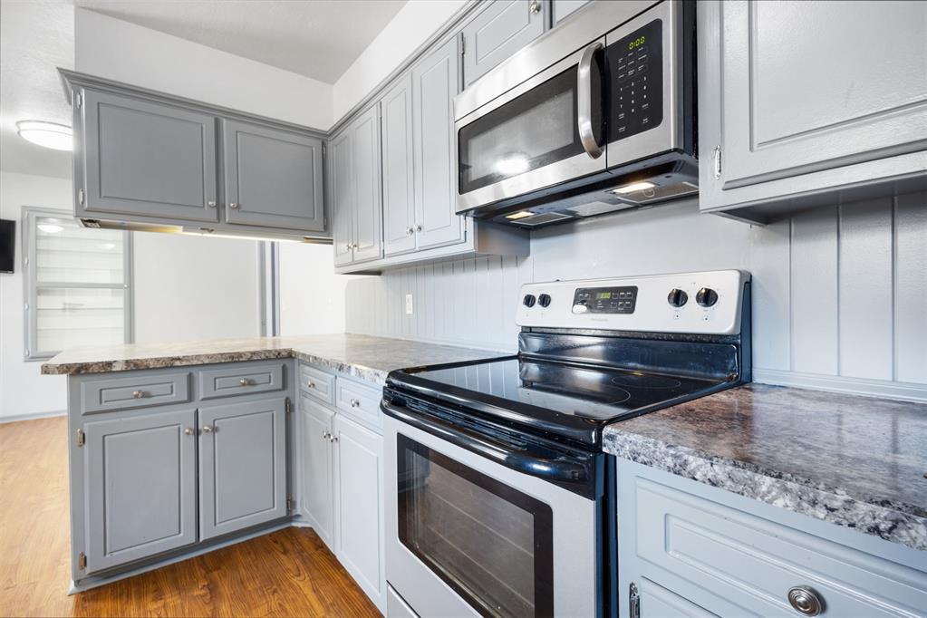 6317 N College Street Property Photo 10