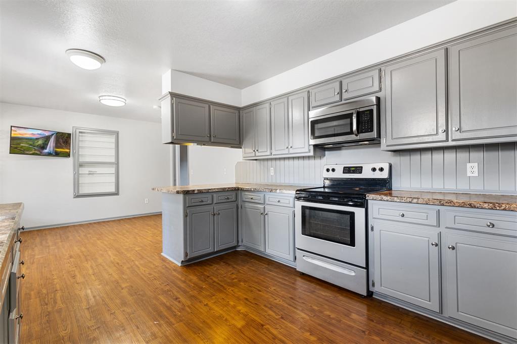6317 N College Street Property Photo 11