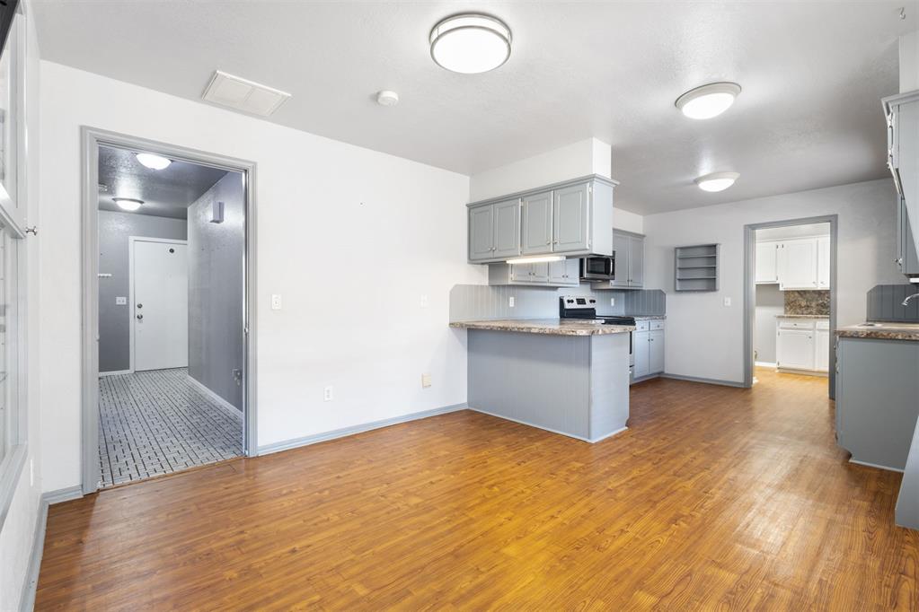 6317 N College Street Property Photo 12