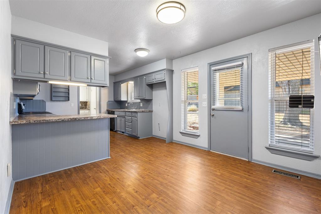 6317 N College Street Property Photo 13