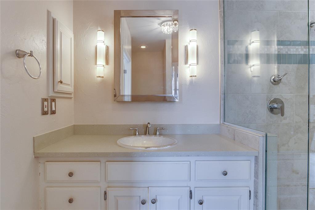 1244156 Property Photo 24