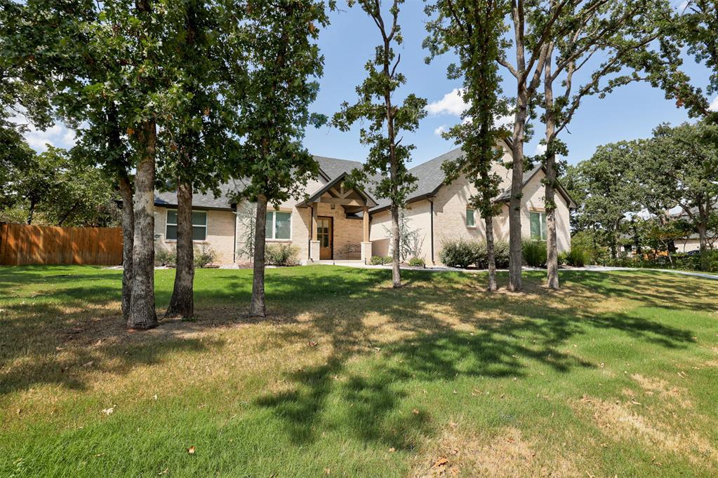 8100 Red Feather Property Photo 2
