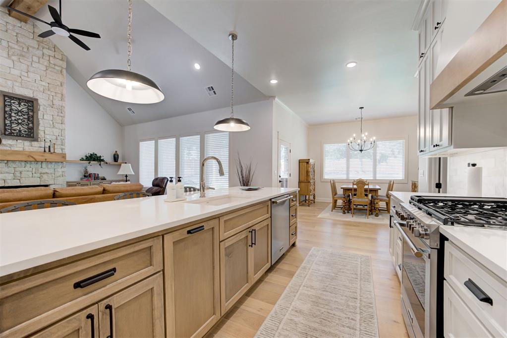 8100 Red Feather Property Photo 16