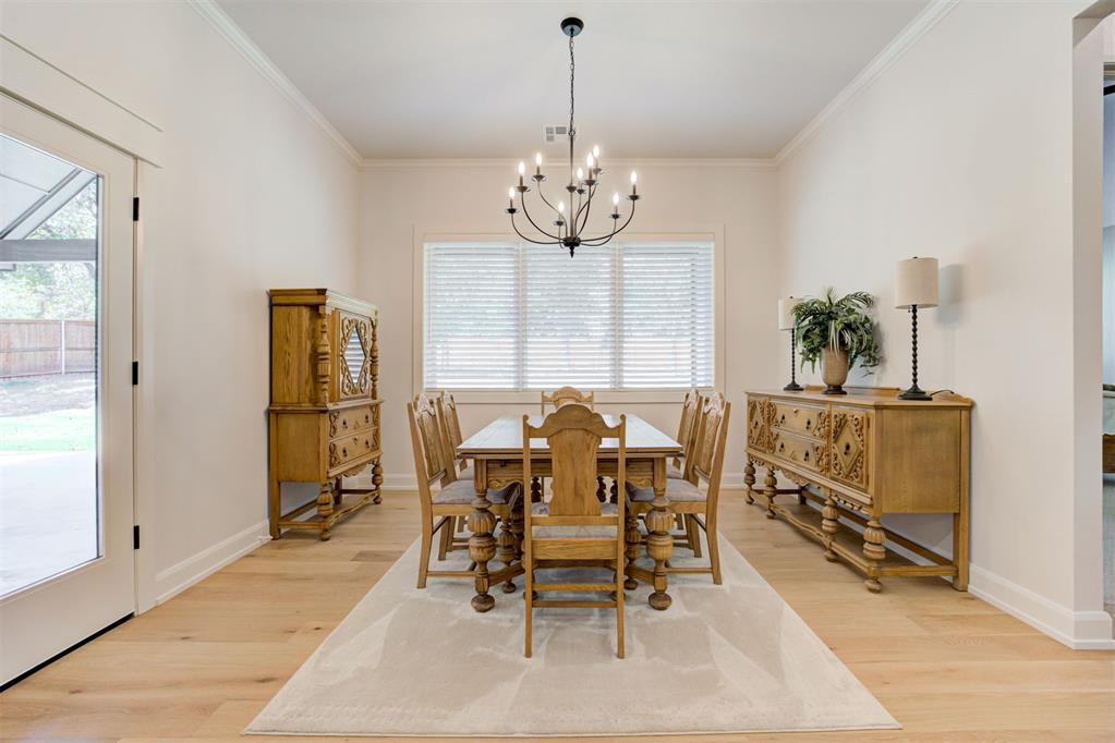 8100 Red Feather Property Photo 17