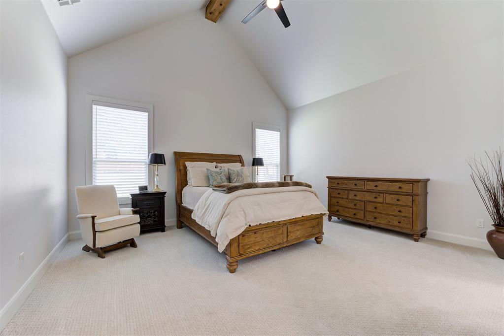 8100 Red Feather Property Photo 21
