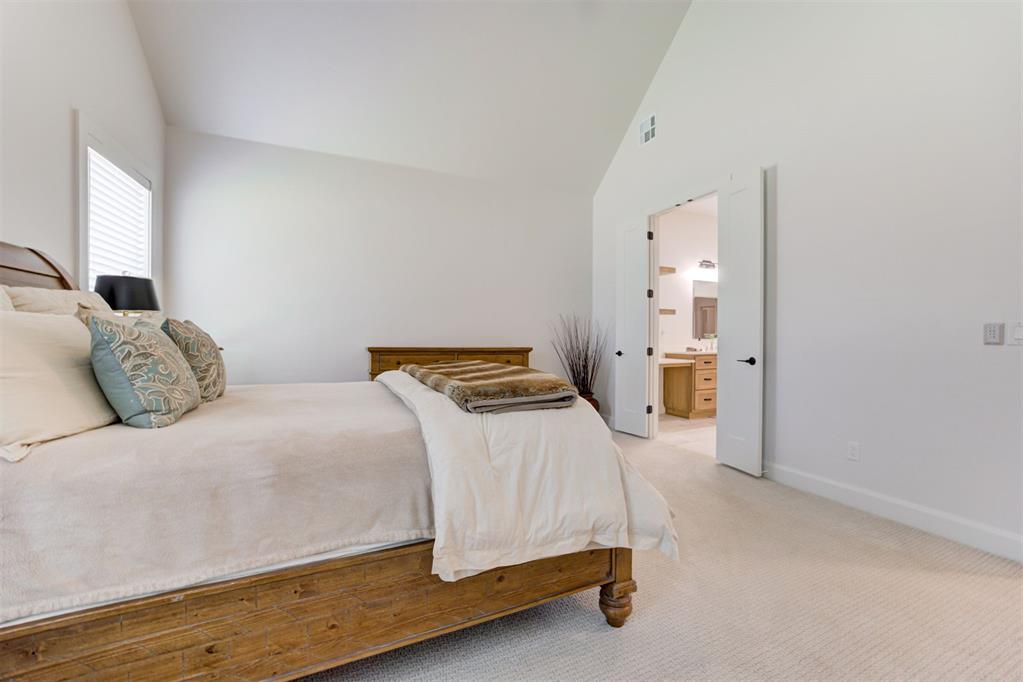 8100 Red Feather Property Photo 22