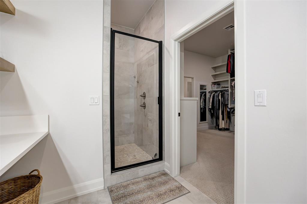 8100 Red Feather Property Photo 27