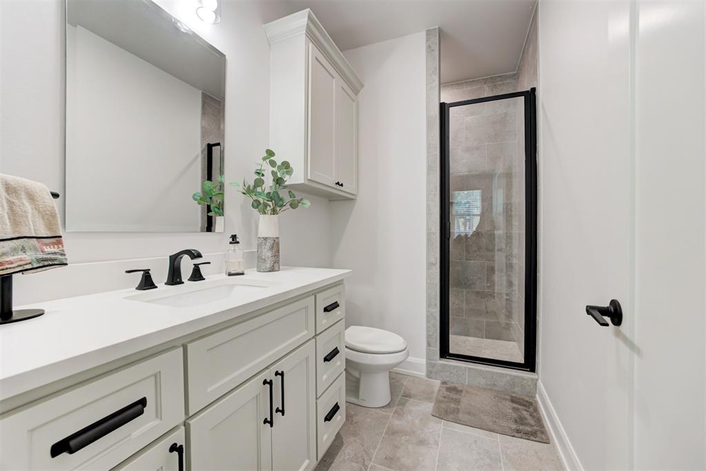 8100 Red Feather Property Photo 35