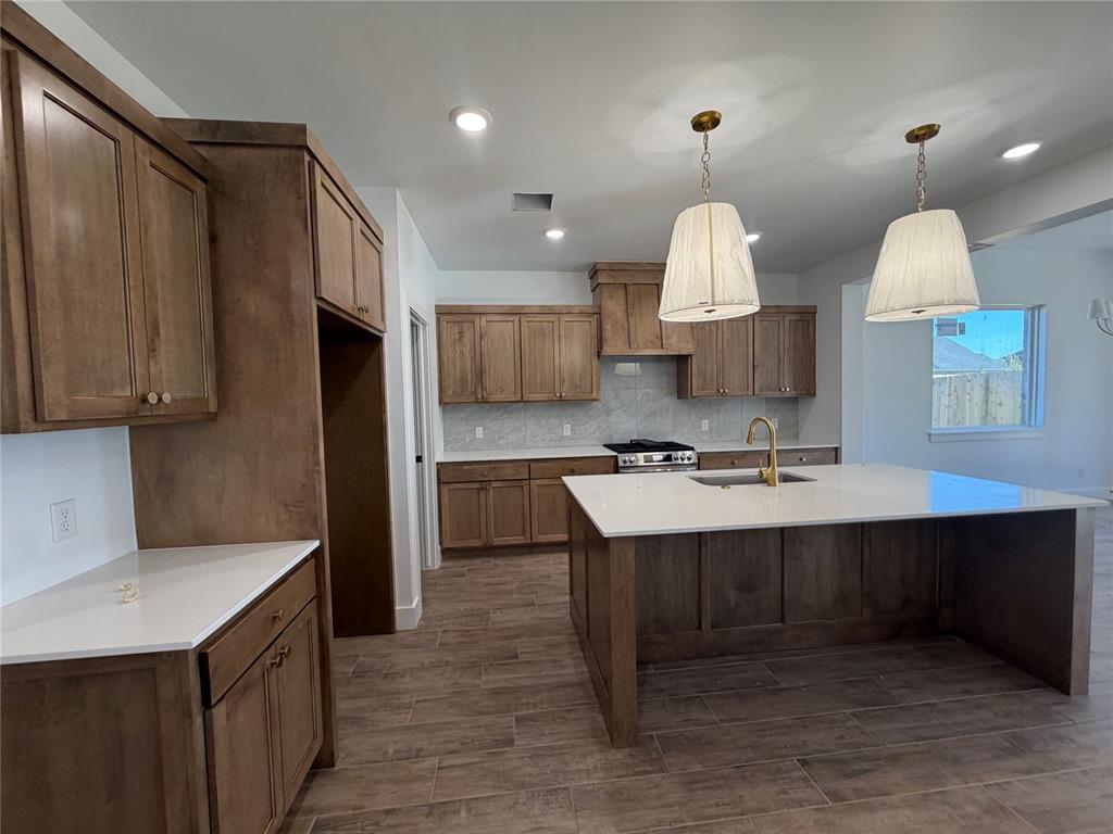 16100 Segovia Drive Property Photo 2