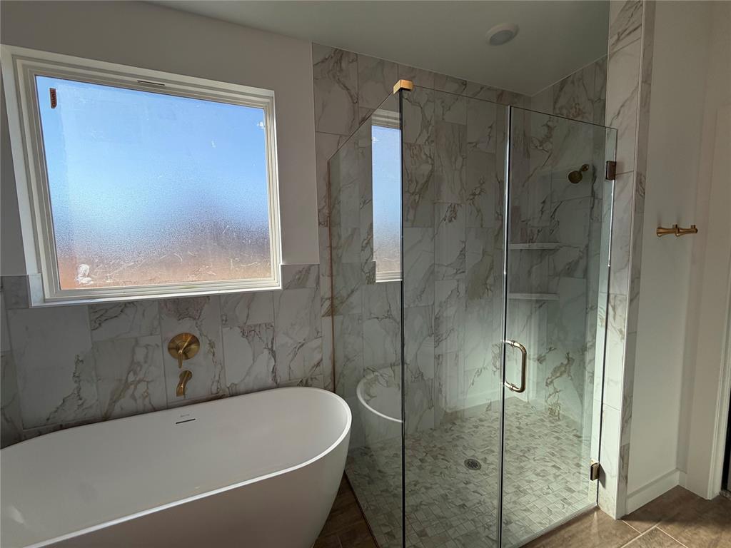 16100 Segovia Drive Property Photo 3