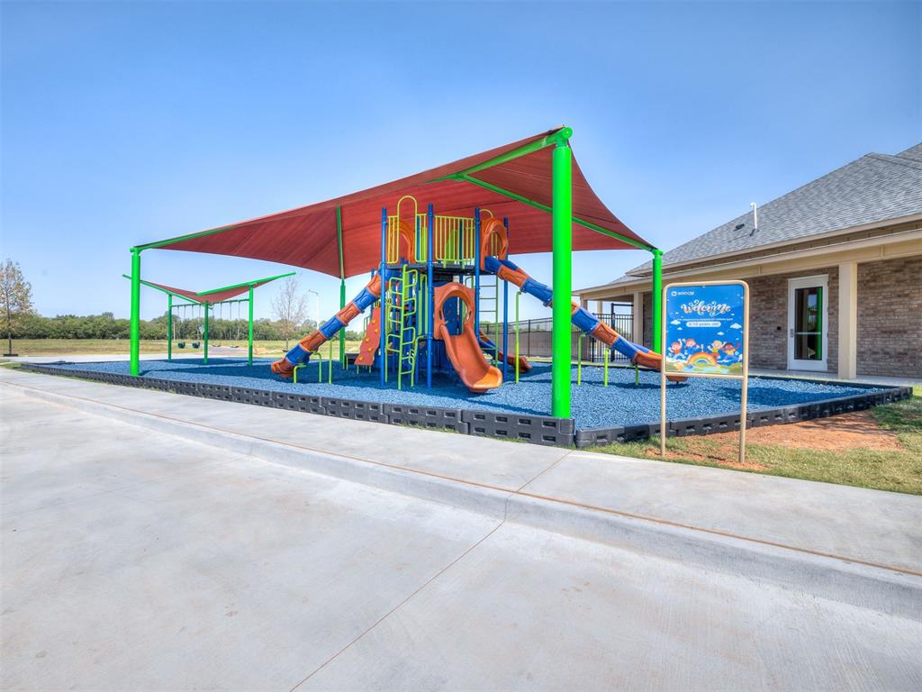 16100 Segovia Drive Property Photo 4