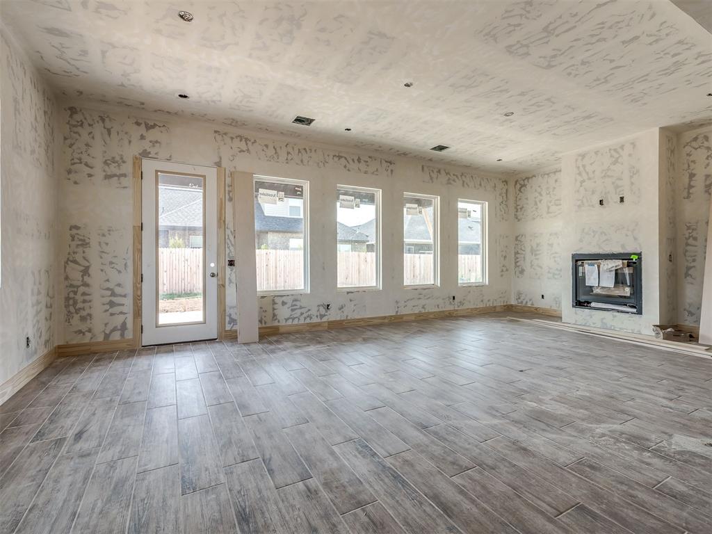 16100 Segovia Drive Property Photo 7