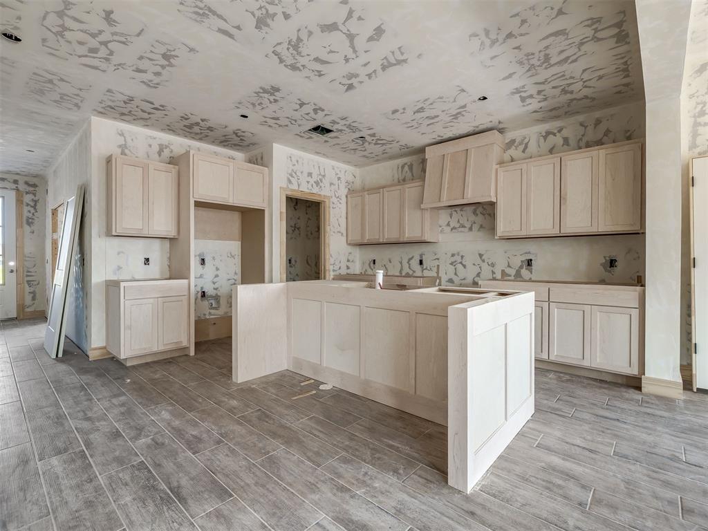 16100 Segovia Drive Property Photo 10