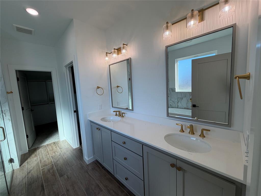 16100 Segovia Drive Property Photo 11