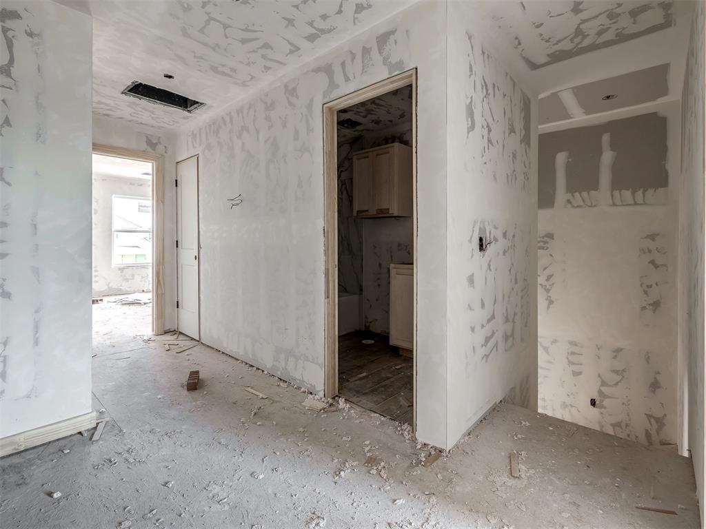 16100 Segovia Drive Property Photo 33