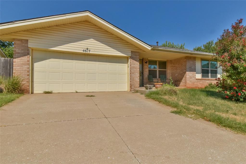 4617 Royal Oak Drive Property Photo 3