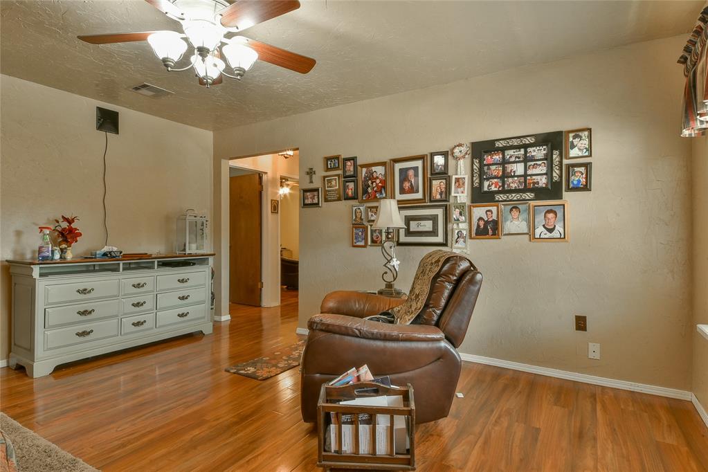 4617 Royal Oak Drive Property Photo 5
