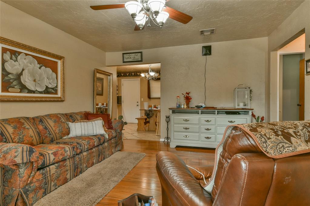 4617 Royal Oak Drive Property Photo 6