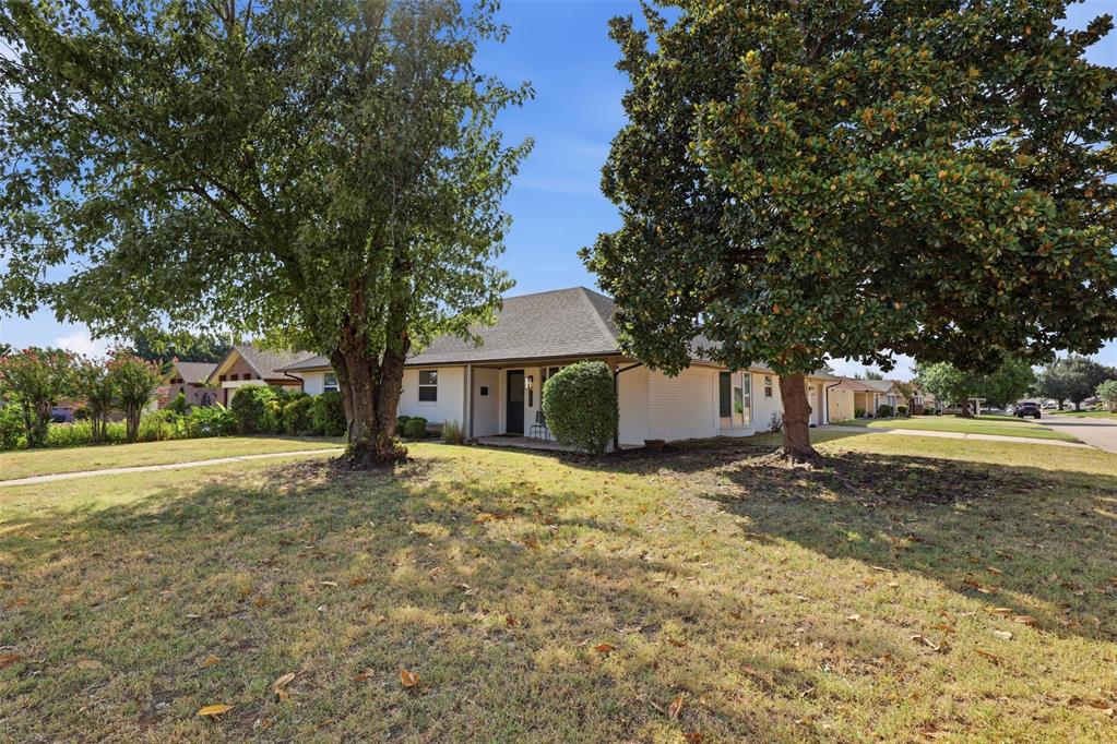 312 W Blueridge Drive Property Photo 6