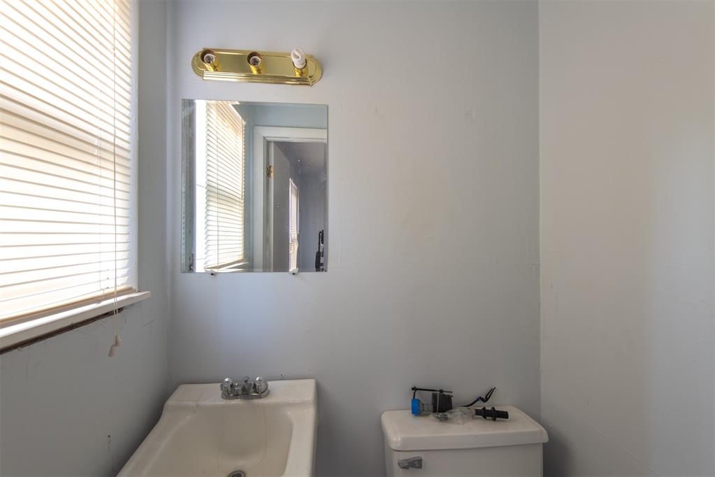 11 S Walnut Street Property Photo 8