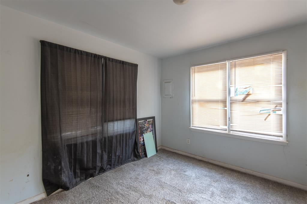 11 S Walnut Street Property Photo 9
