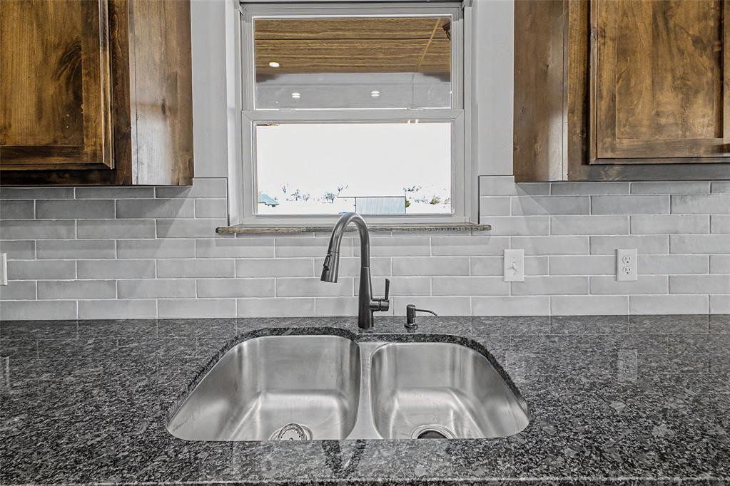 1185 Wolf Creek Drive Property Photo 8