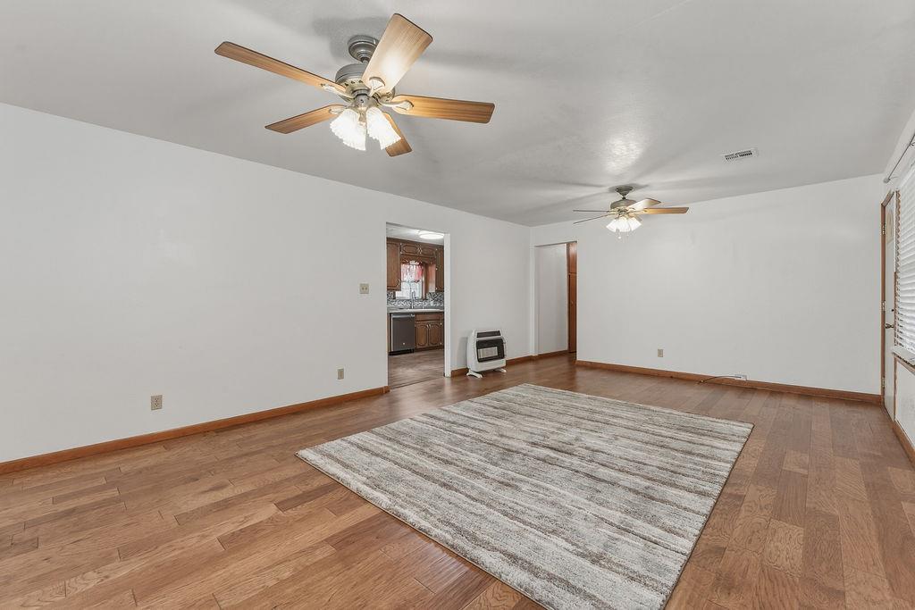 4928 S Drexel Avenue Property Photo 9