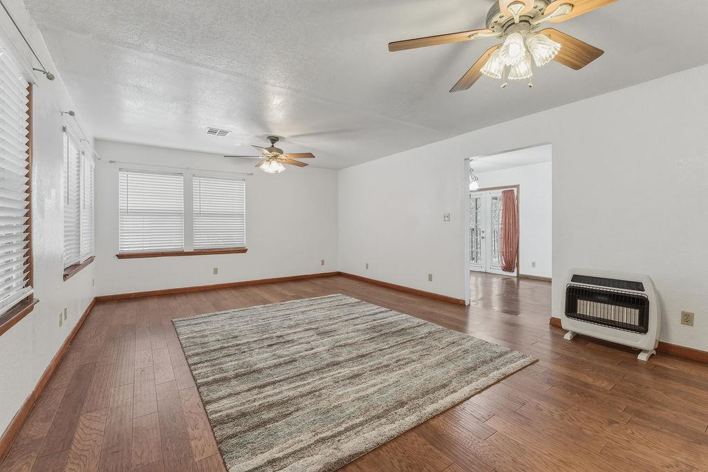 4928 S Drexel Avenue Property Photo 10