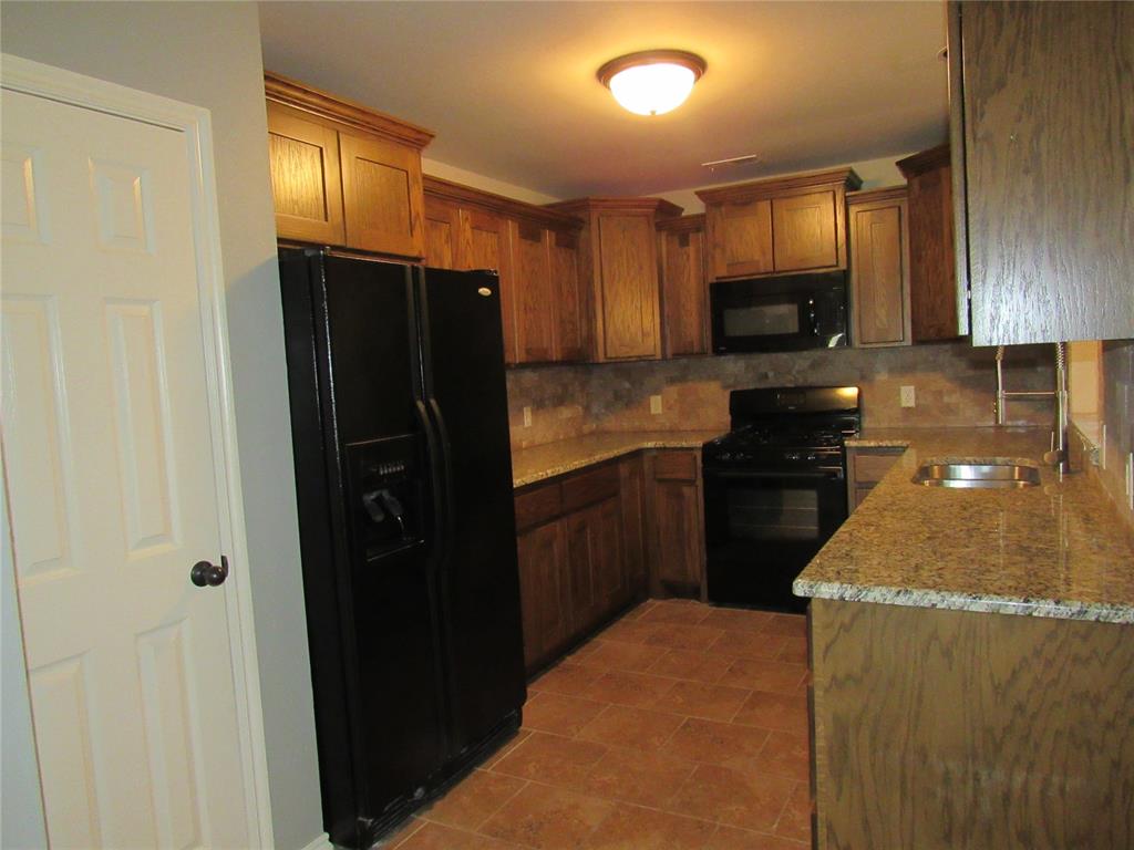 17516 Black Hawk Drive Property Photo 6