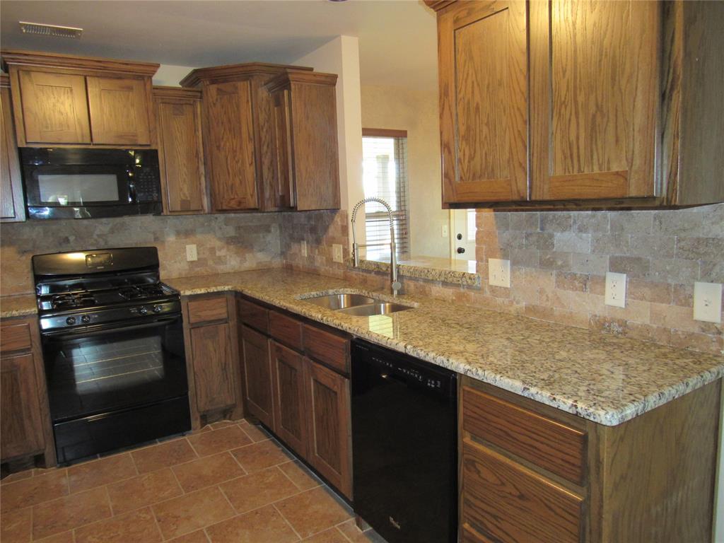 17516 Black Hawk Drive Property Photo 7