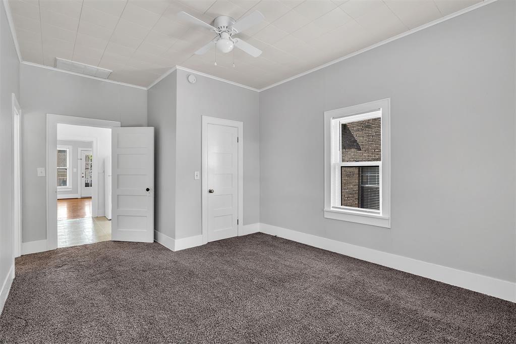 711 S Barker Avenue Property Photo 23