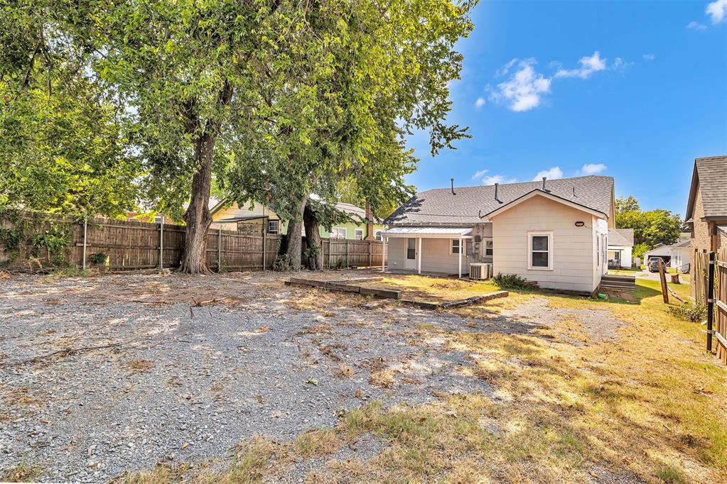 711 S Barker Avenue Property Photo 28