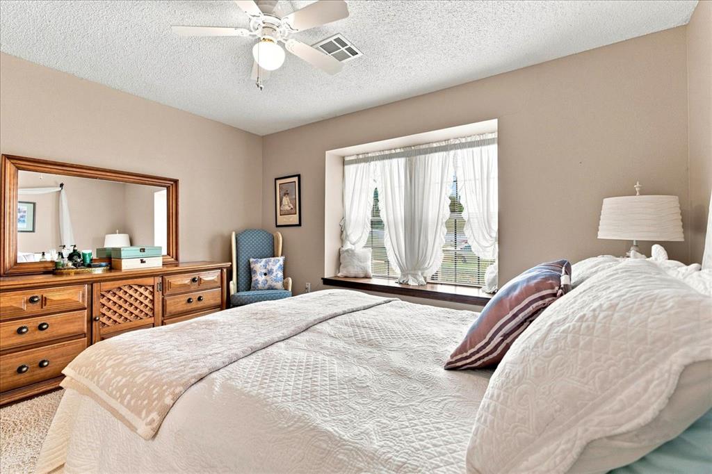 1815 N Briarwood Drive Property Photo 12