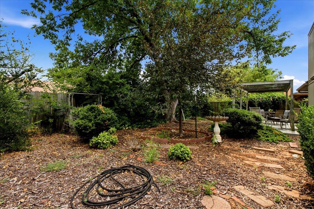1815 N Briarwood Drive Property Photo 20