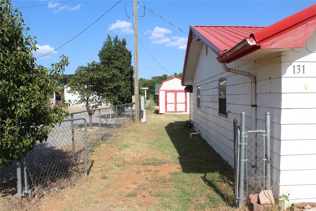 131 Wood Street Property Photo 3