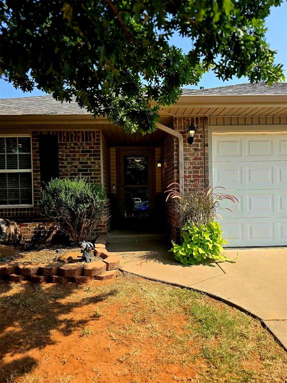 815 E Monarch Way Property Photo 1
